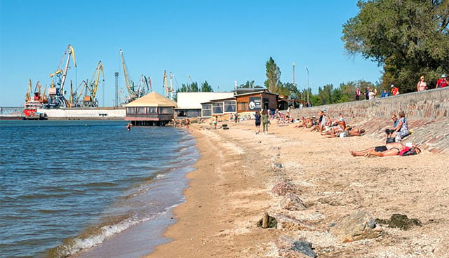 Центральный пляж в Бердянске